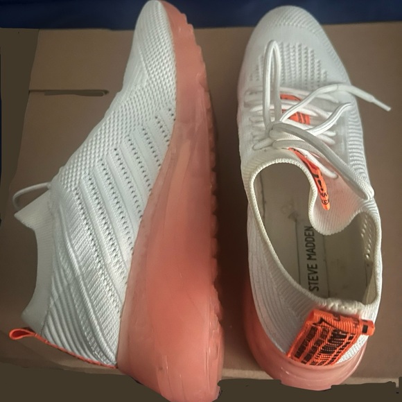 steven madden heeled sneaker - Picture 3 of 5